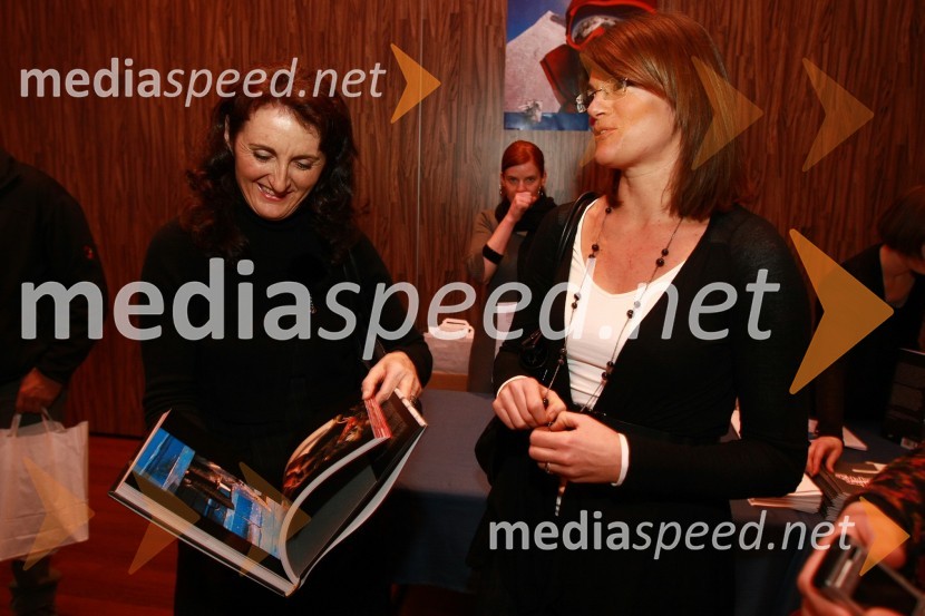 Marjeta Jeraj in Maja Roš, novinarka Pop TVTomaž Humar: Ni nemogočih poti, novinarska konferenca ob drugi dopolnjeni izdaji