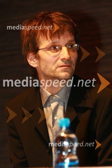 Rok Zavrtanik, direktor Založbe Sanje
 
Tomaž Humar: Ni nemogočih poti, novinarska konferenca ob drugi dopolnjeni izdaji