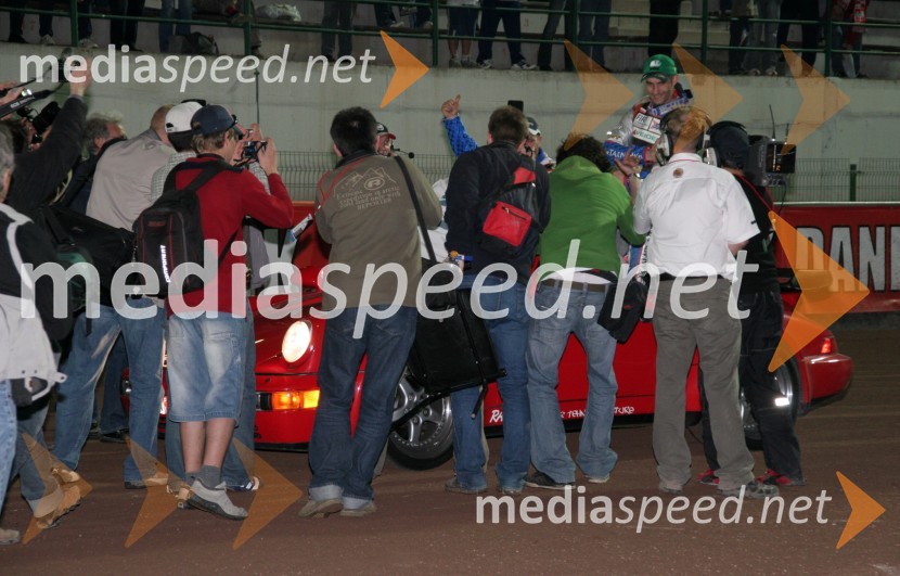 Tomasz Gollob (Poljska) in novinarjiSPEEDWAY GRAND PRIX, VN Slovenije 2006, dirka