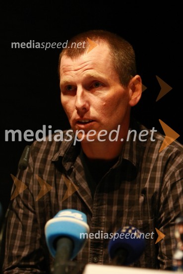 Zoran HajtnikTomaž Humar: Ni nemogočih poti, novinarska konferenca ob drugi dopolnjeni izdaji