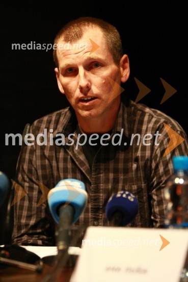 Zoran HajtnikTomaž Humar: Ni nemogočih poti, novinarska konferenca ob drugi dopolnjeni izdaji