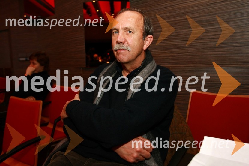 Anton Majzelj, nekdanji direktor podjetja MobitelTomaž Humar: Ni nemogočih poti, novinarska konferenca ob drugi dopolnjeni izdaji