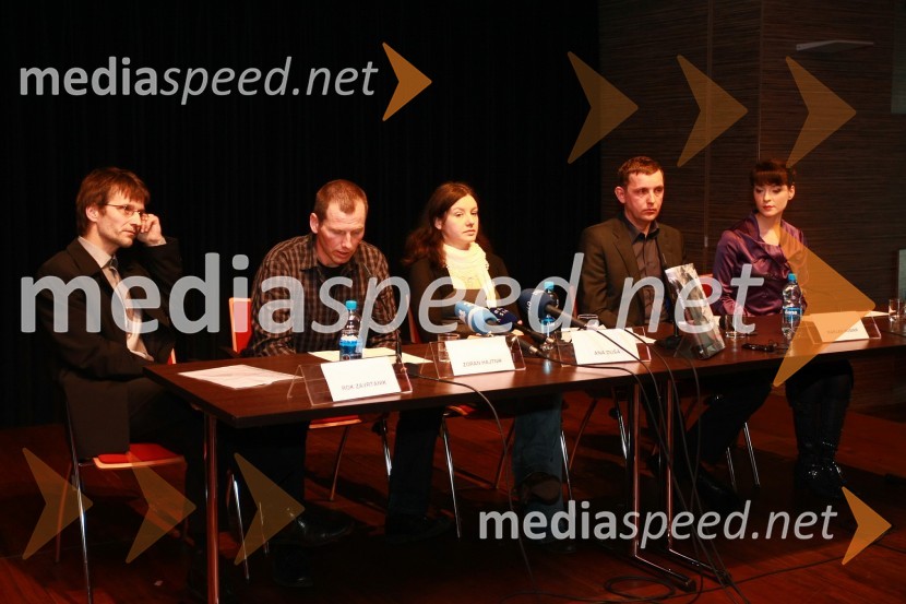 Rok Zavrtanik, direktor Založbe Sanje, Zoran Hajtnik, Ana Duša, urednica knjige, Marjan Humar, brat Tomaža Humarja in Tjaša Koprivec, urednica Založbe SanjeTomaž Humar: Ni nemogočih poti, novinarska konferenca ob drugi dopolnjeni izdaji