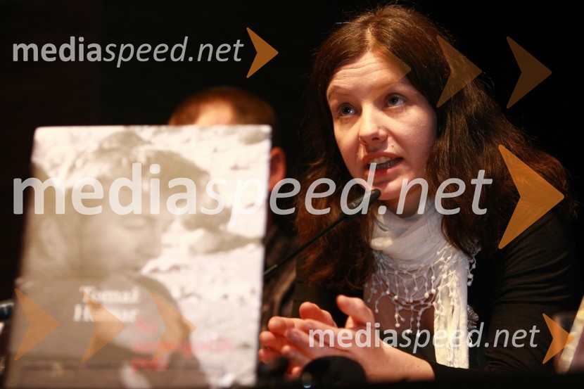 Ana Duša, urednica knjige
 
Tomaž Humar: Ni nemogočih poti, novinarska konferenca ob drugi dopolnjeni izdaji