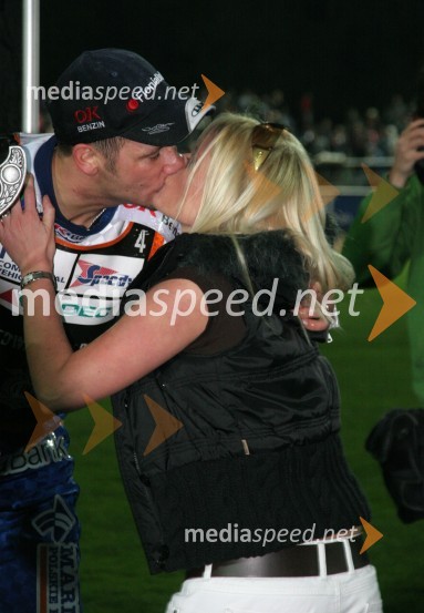 Nicki Pedersen (Danska) z ženo Anne MetteSPEEDWAY GRAND PRIX, VN Slovenije 2006, dirka