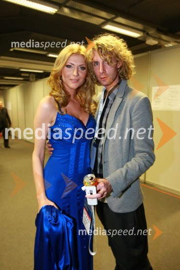 Manca Špik, pevka in Jakob Kapus, pevec, plesalec in novinarEMA 2010, predizbor