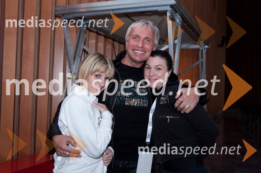 Mojca Majcen, plesalka, Igor Jelen - Iggy, koreograf in lastnik plesnega studia Igen in Eva Jankovič, plesalkaEMA 2010, predizbor