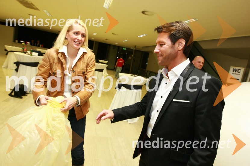 Marko Vozelj, pevec in soproga Tina VozeljEMA 2010, predizbor