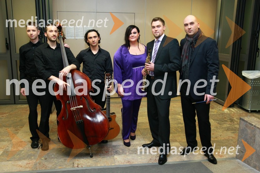 Martina Feri in Tomaž Nedoh, pevca ter spremljevalna skupinaEMA 2010, predizbor