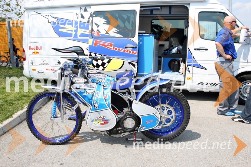 Kombi in motor Mateja ŽagarjaSPEEDWAY GRAND PRIX, VN Slovenije 2006, trening