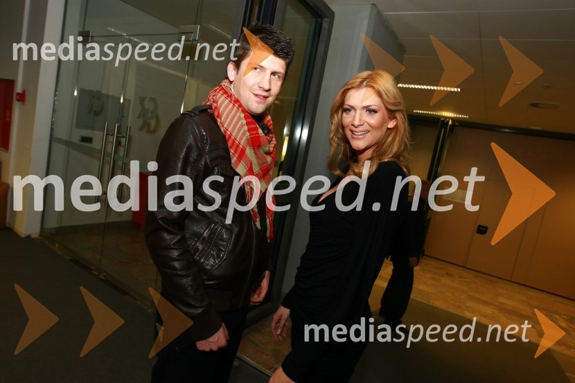 Tomaž Mihelič - Marlenna, pevec ter novinar in Manca Špik, pevkaEMA 2010, finale