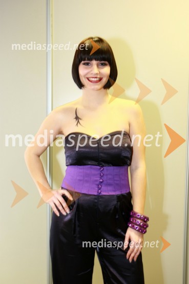 Lea Sirk, pevkaEMA 2010, finale