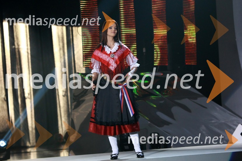 Barbara Ogrinc, pevka Ansambla Roka ŽlindreEMA 2010, finale