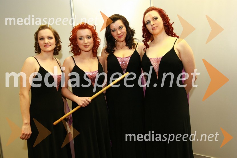 Spremljevalne pevke skupine LangaEMA 2010, finale