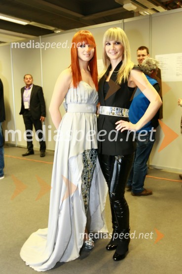 Nina Pušlar, pevka in Jelena Majić, spremljevalna pevka Nine Pušlar
EMA 2010, finale