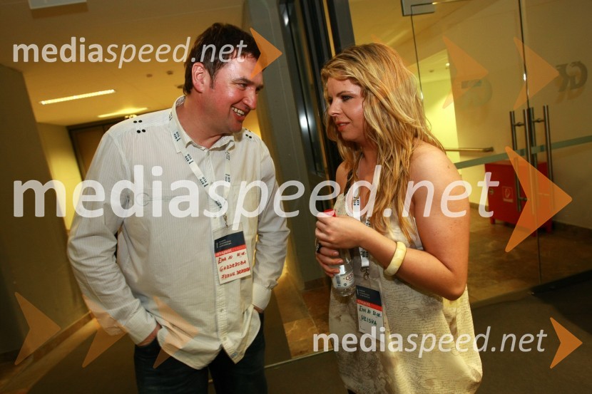 Frenk Derenda, glasbeni producent in mož Nuše Derenda ter Neisha, pevkaEMA 2010, finale