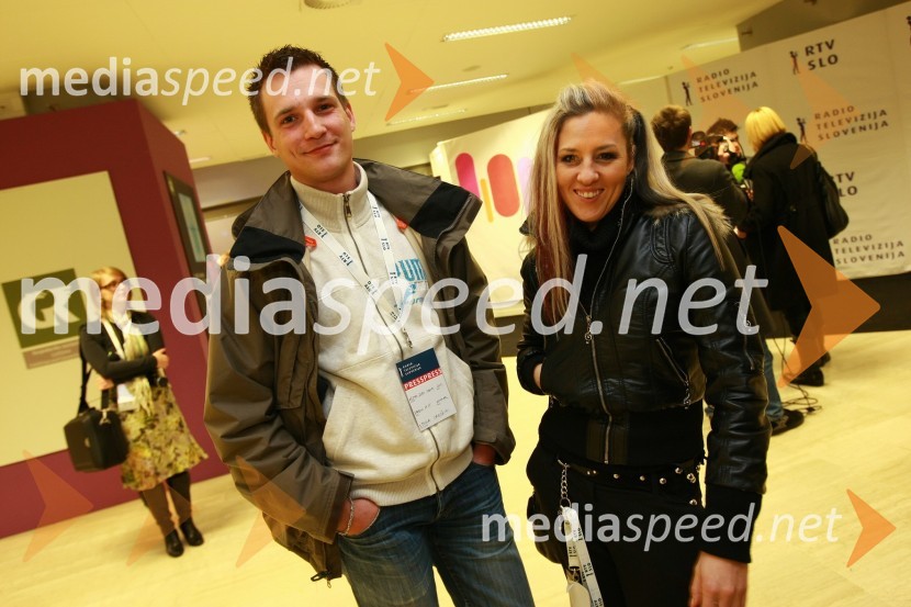 Miha Orešnik, novinar in Eva Breznikar, Hangar P.R., članica skupine Makeup 2 in članica zasedbe The StrojEMA 2010, finale