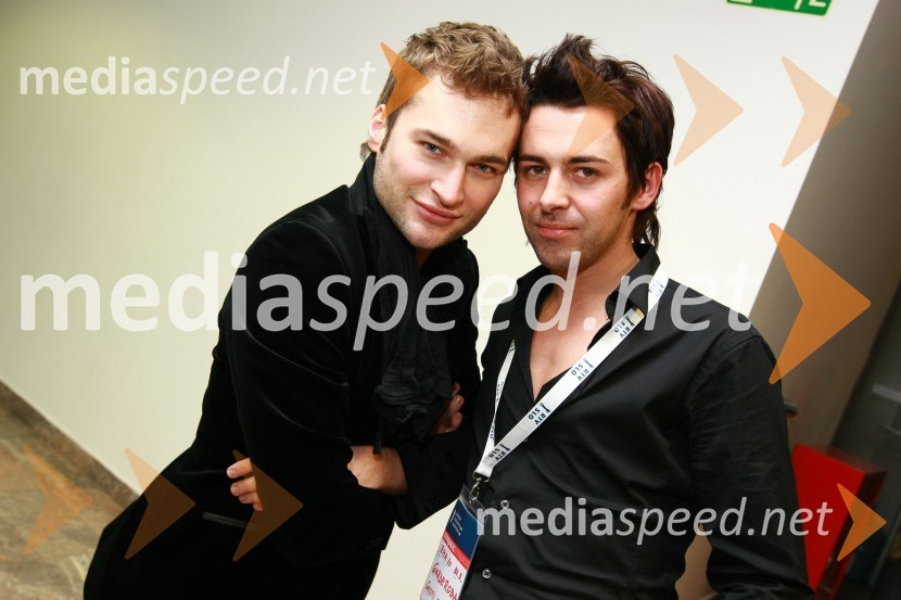 Jaka Jeler, televizijski voditelj ter novinar in Gusty, frizerEMA 2010, finale