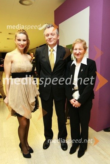 Erika Žnidaršič, TV voditeljica in Anton Guzej, generalni direktor RTV Slovenija ter njegova soproga  	 
EMA 2010, finale