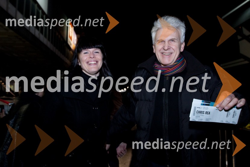 Andrej Šifrer, glasbenik in spremljevalka TanjaChris Rea, koncert