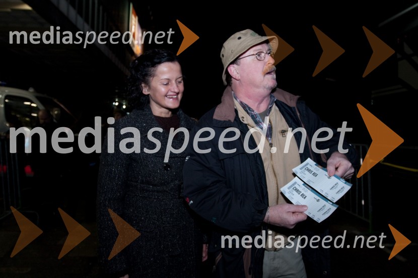 Irena Brunec Tebi, kiparka in Tomaž Domicelj, glasbenikChris Rea, koncert