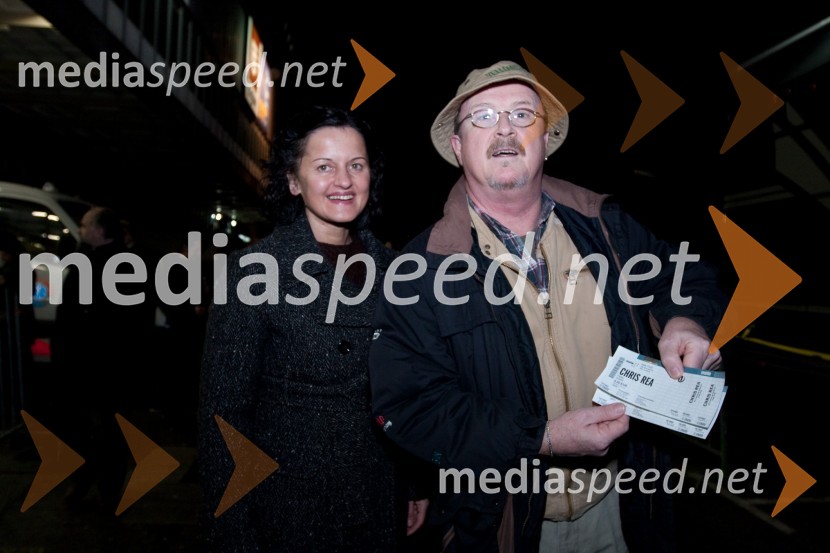 Irena Brunec Tebi, kiparka in Tomaž Domicelj, glasbenikChris Rea, koncert