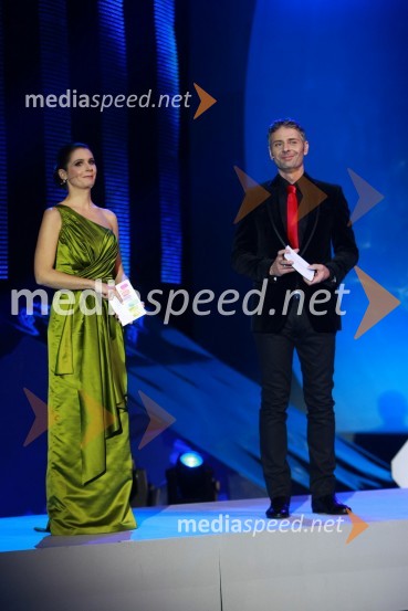 Bernarda Žarn in Ivo Kores, voditeljaEMA 2010, predizbor