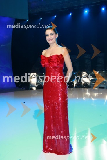 Bernarda Žarn, voditeljica   
 
EMA 2010, predizbor