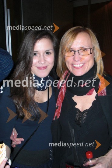 Cvetka Žirovnik, pomočnica generalnega direktorja RTV Slovenija za organizacijo, kadre in izobraževanje in hči KarmenEMA 2010, finale