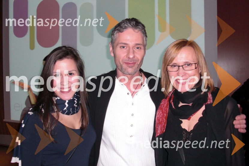 Ivo Kores, TV voditelj, Cvetka Žirovnik, pomočnica generalnega direktorja RTV Slovenija za organizacijo, kadre in izobraževanje in hči KarmenEMA 2010, finale