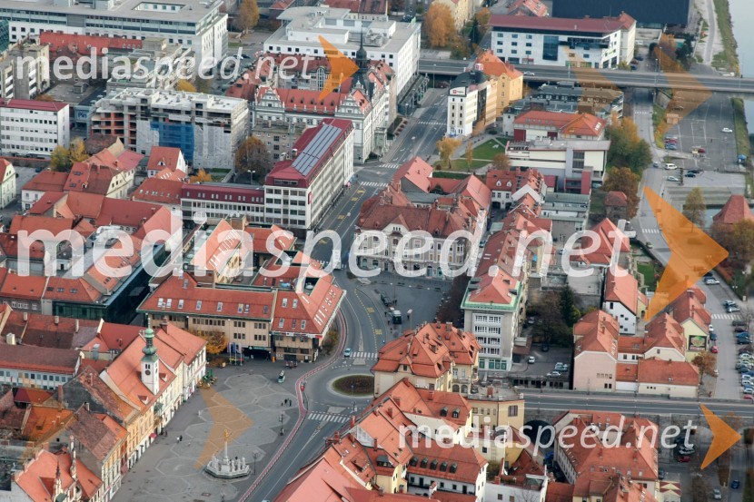 Središče mesta Maribor: Glavni trg, Koroška cesta, Rotovž, Elektro Maribor, Narodni dom MariborSlovenija iz zraka