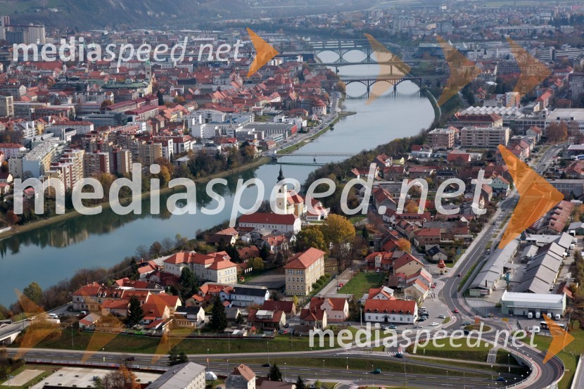 Mesto Maribor in reka DravaSlovenija iz zraka