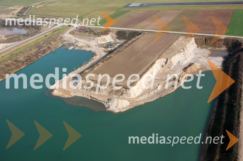 IGM Stavbar Maribor, gramozna jamaSlovenija iz zraka