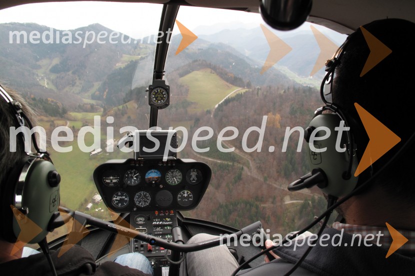 Pogled iz helikopterjaSlovenija iz zraka