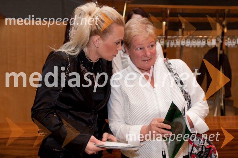 Maja Štefanec, odgovorna rednica TV-Vitel in Ljubinka KozarStriček Vanja, premiera v SNG Nova Gorica