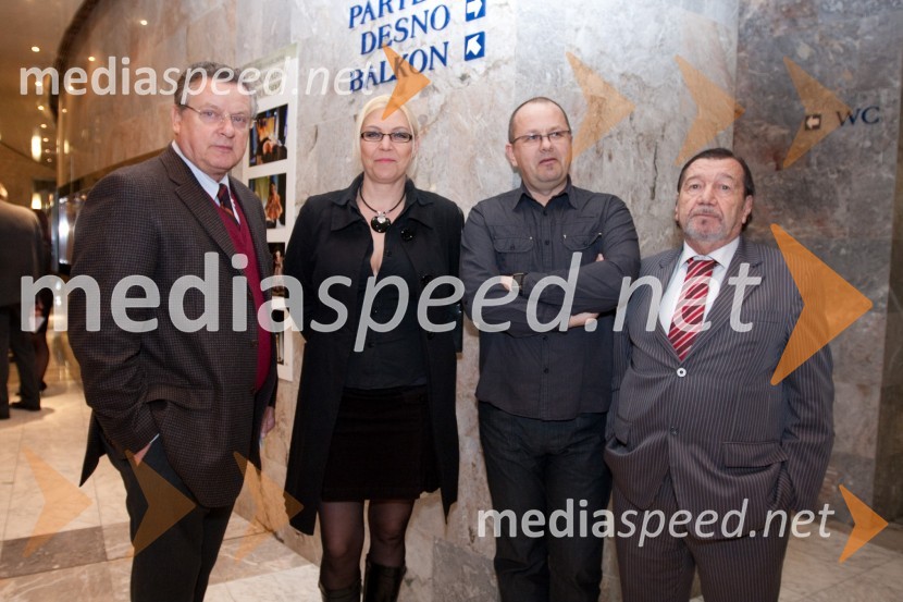 Dušan Mlakar, režiser, Neda Rusjan Bric, igralka, soprog Matjaž in Sergej Ferrari, igrakecStriček Vanja, premiera v SNG Nova Gorica