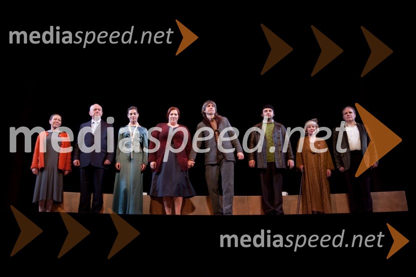 Poklon: Mira Lampe Vujičić, Bine Matoh, Medea Novak, Ana Facchini, Radoš Bolčina, Gorazd Jakomini, Teja Glažar, Milan VodopivecStriček Vanja, premiera v SNG Nova Gorica