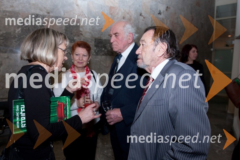 Minu Kjuder, igralka in dobitnica Borštnikovega prstana 2009, Marija Jelačin, igralka, Tone Šolar, igralec in Sergej Ferrari, igralecStriček Vanja, premiera v SNG Nova Gorica