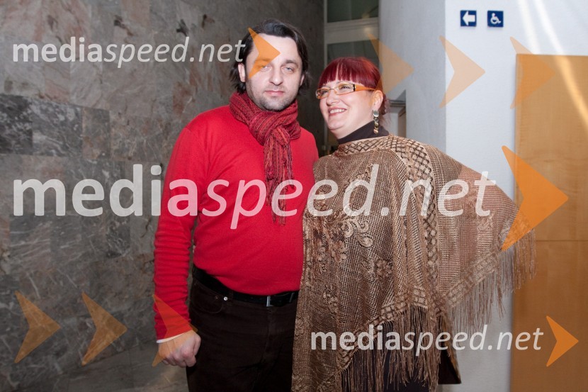 Gorazd Jakomini, igralec in soproga Dominika Weigl JakominiStriček Vanja, premiera v SNG Nova Gorica