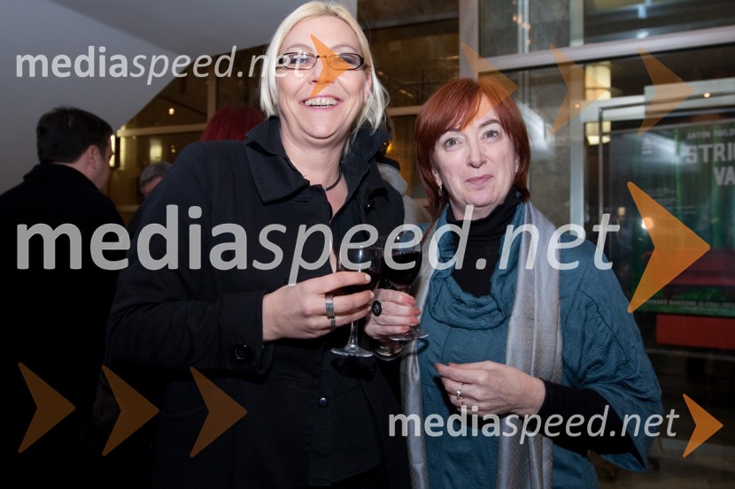 Neda Rusjan Bric, igralka in Maja Cerar, lektoricaStriček Vanja, premiera v SNG Nova Gorica