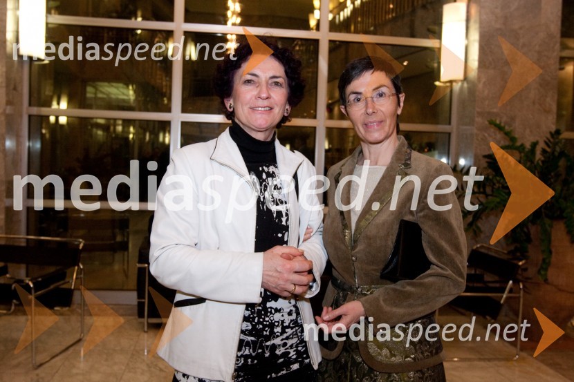 Neda Stanič in Jasna ČukStriček Vanja, premiera v SNG Nova Gorica