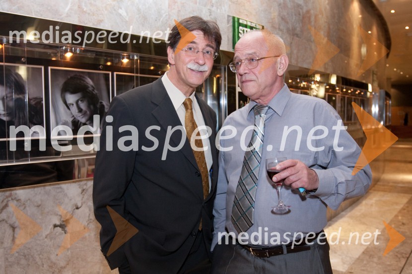 Jožko Čuk, direktor Slovenskega narodnega gledališča (SNG) Nova Gorica in Bine Matoh, igralecStriček Vanja, premiera v SNG Nova Gorica