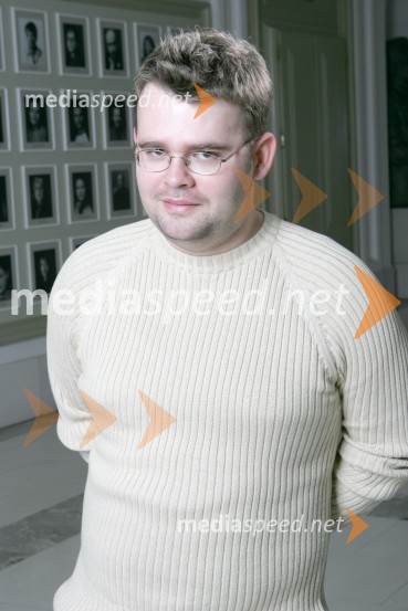 Namestnik odgovornega urednika revije Mariborčan Alan KavčičAlan Kavčič, namestnik odgovornega urednika revije Mariborčan