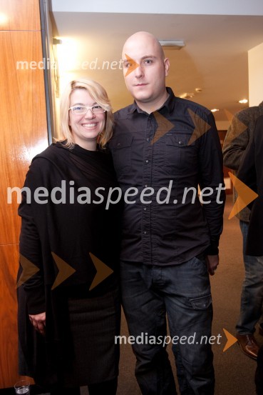 Ivano Djilas, režiserka, in njen fant Boštjan Gombač, igralec in glasbenikDrama o Mirjani in tistih okrog nje