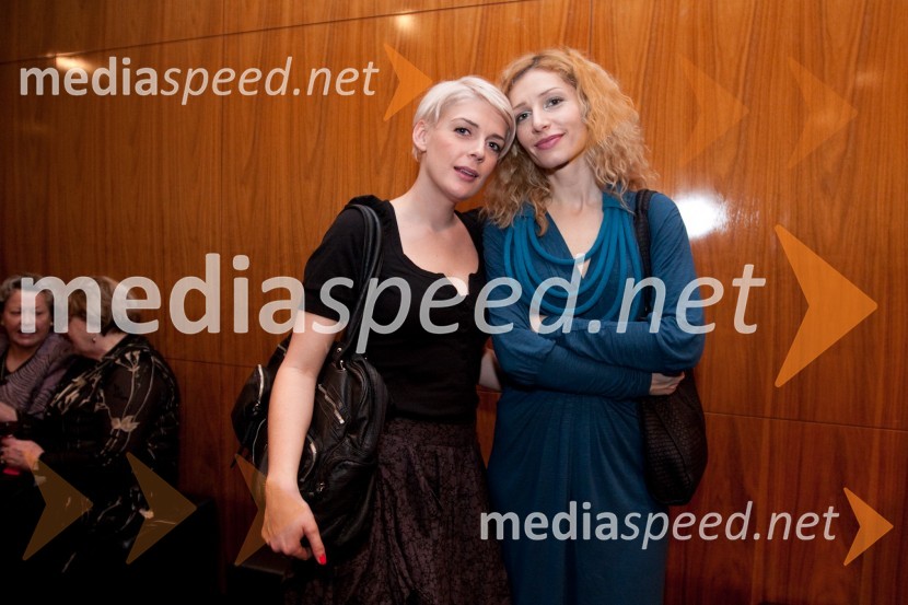 Maša Kljun, TV voditeljica in Jelena Proković, kostumografinjaDrama o Mirjani in tistih okrog nje