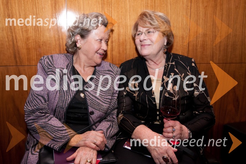 Veronika Zlobec in Maja Šugman, igralkaDrama o Mirjani in tistih okrog nje