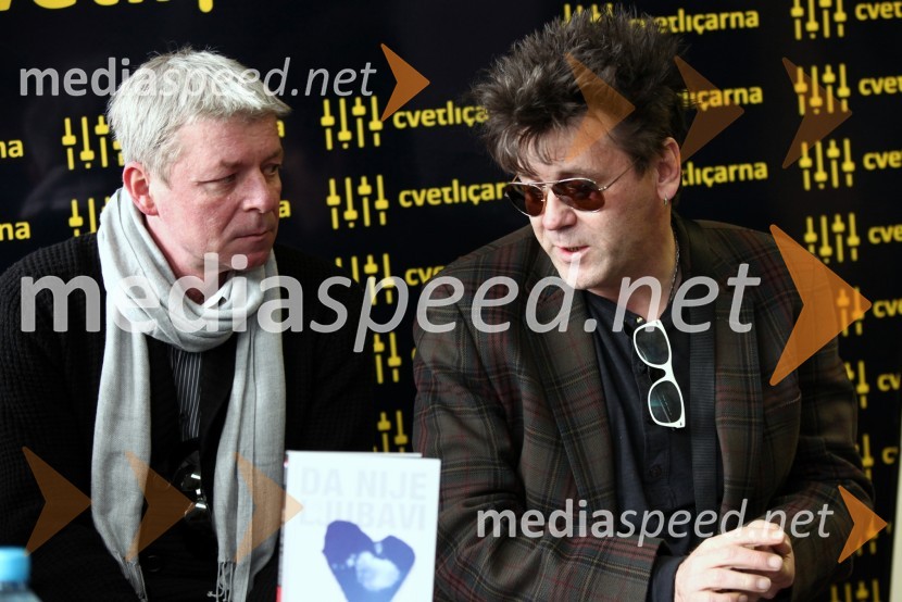 Senad Pašić, manager skupine Crvena jabuka in Dražen Žerić Žera, pevec skupine Crvena jabukaCrvena Jabuka, novinarska konferenca