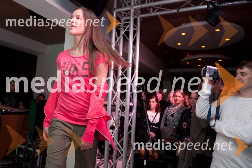 ManekenkaNike zabava