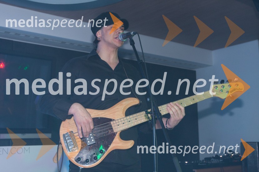 Samuel Lucas, pevecNike zabava