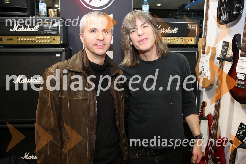Marko Zaletelj, kitarist in Mike Stern, jazz kitaristMike Stern, jazz klinika v Mariboru
